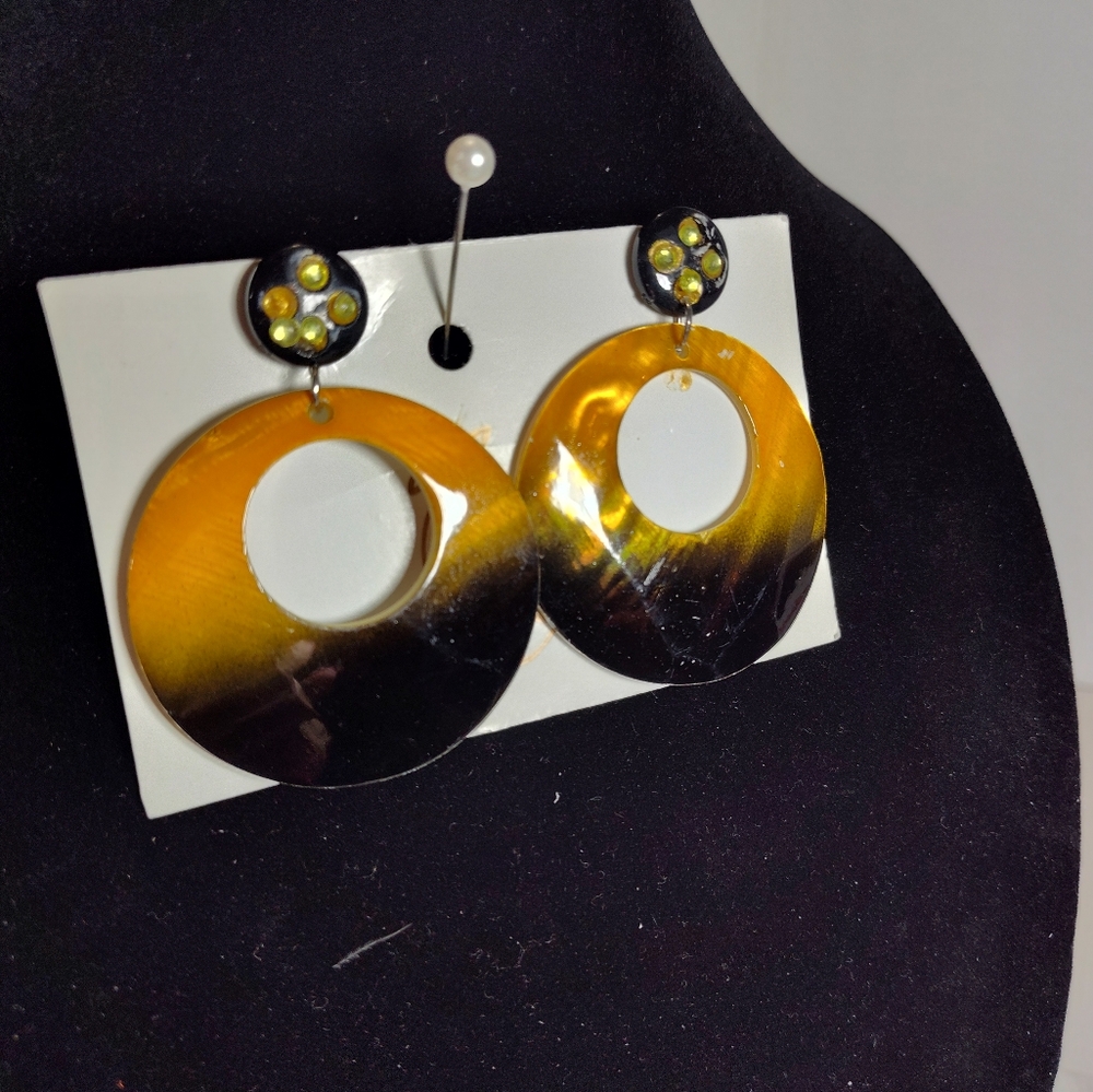 Elegant Gold and Black Hoop Earrings